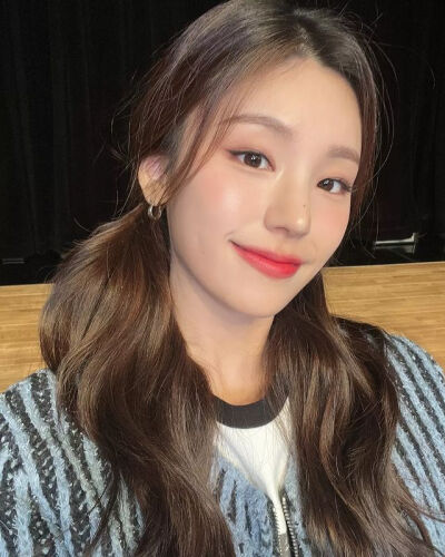没发的补一下，看看我们的美丽荔枝
yeji