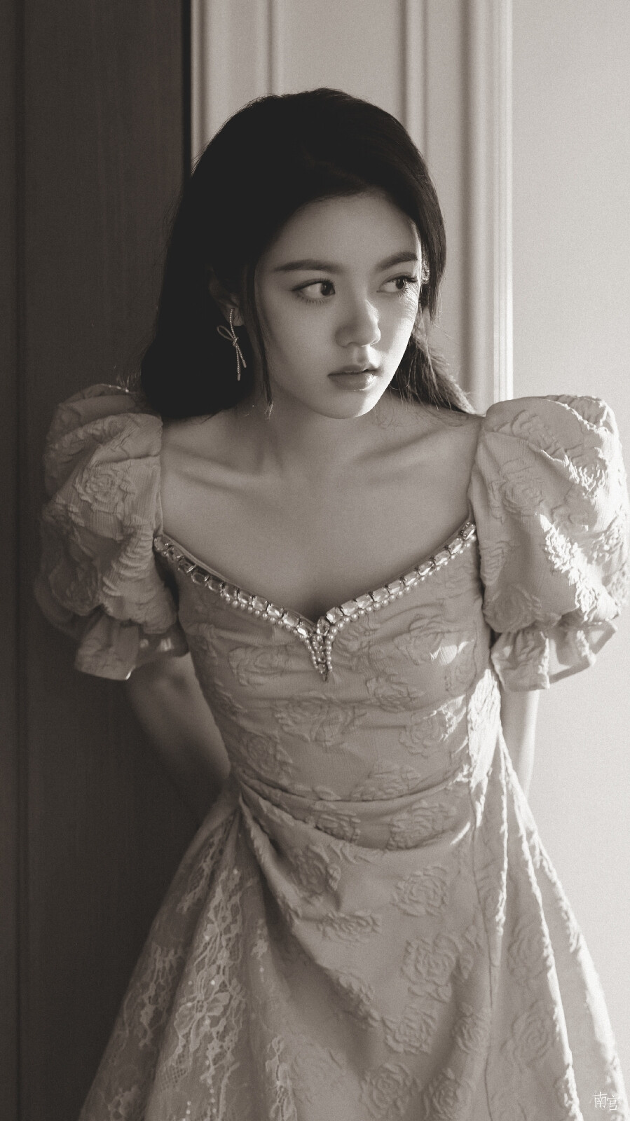 赵今麦 | cr@__南宫_
#赵今麦蓝色玫瑰短裙# ​​​