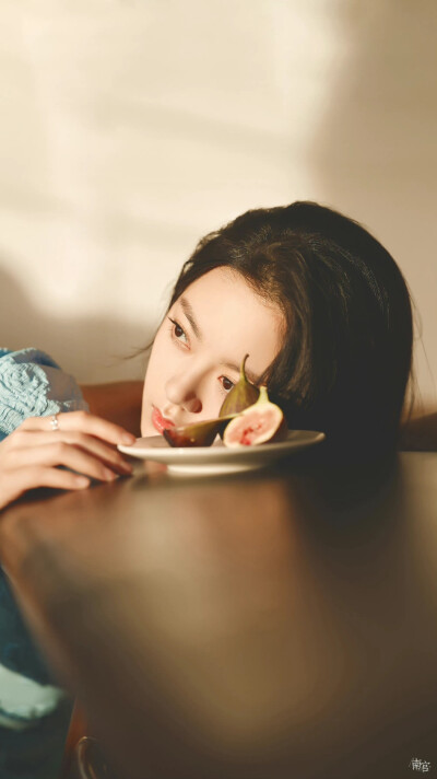 赵今麦 | cr@__南宫_
#赵今麦蓝色玫瑰短裙# ​​​