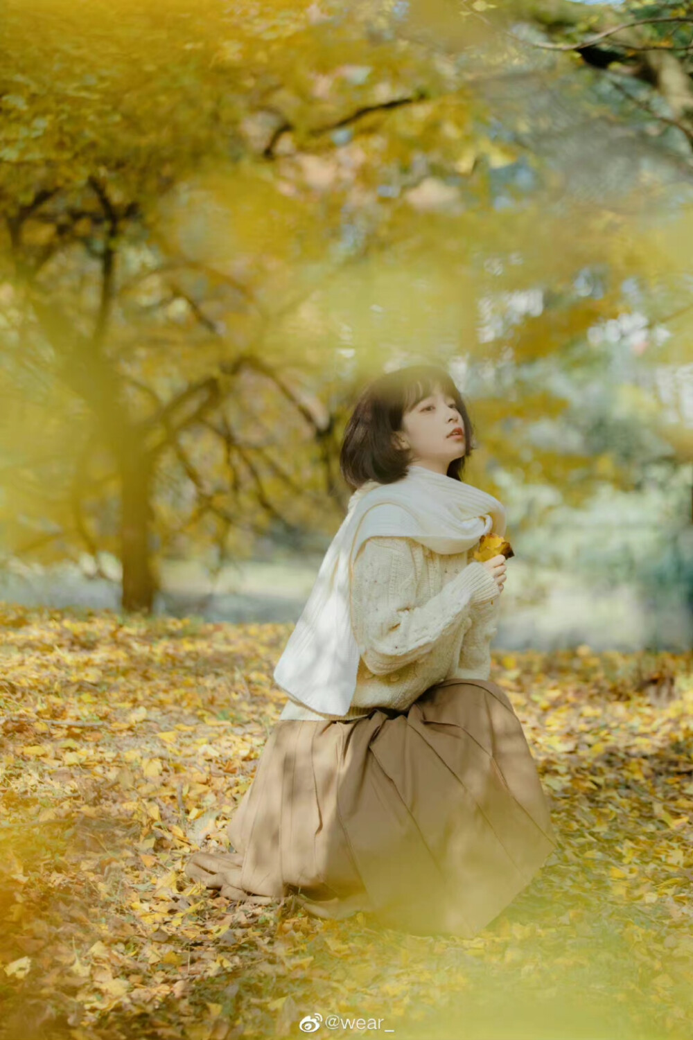 喜欢奶乎乎的秋天
出镜：@芹菜发儿本发呀
摄影：@wear_ ​​​