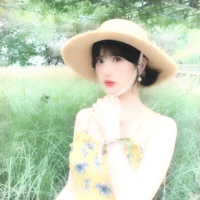 可否像我约定 生怕触碰一下你就会飞走 Like a butterfly（宛若蝴蝶）
