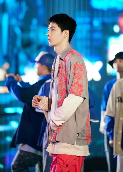 王一博 粉色系奶啵