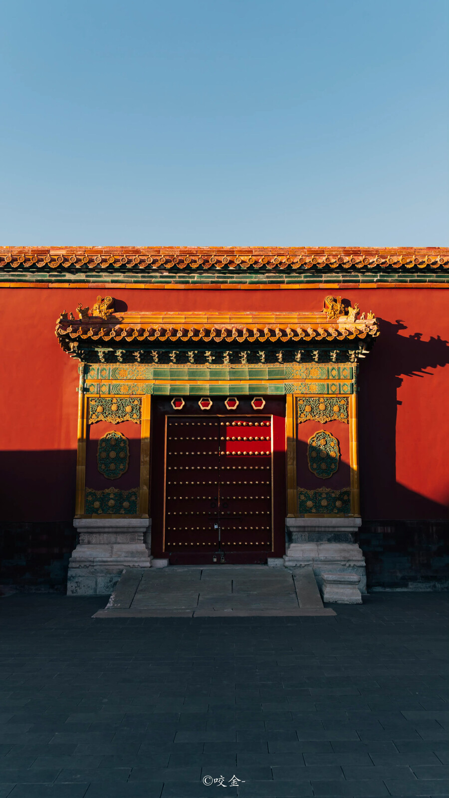 朱红色的围墙,明黄的琉璃,紫禁城里的一切,皆有前世今生 摄影师/咬金