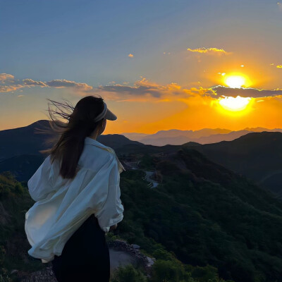 自由女生头像