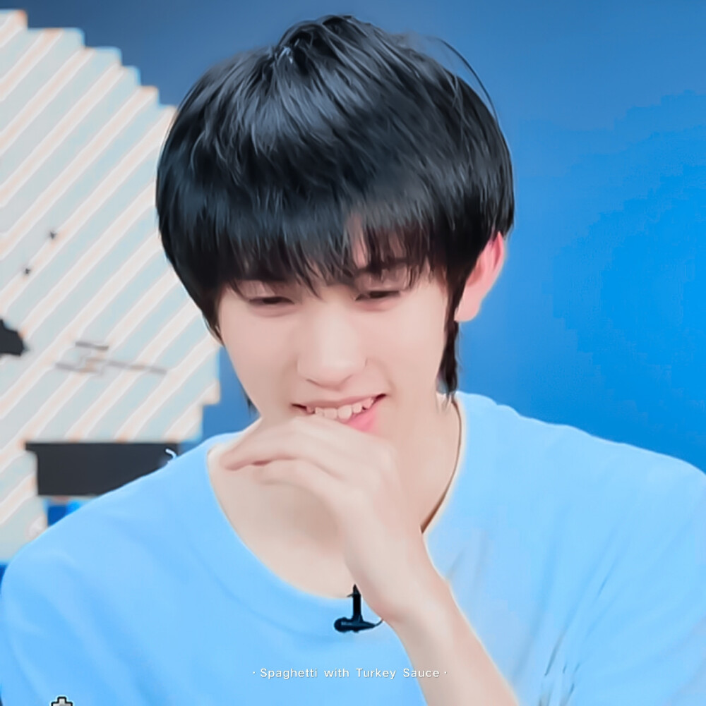 爱豆头像into1林墨赞评论更多