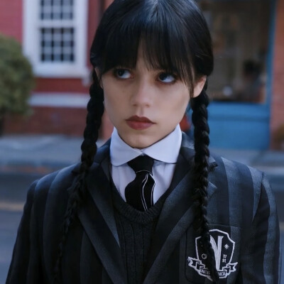 星期三
Jenna Ortega