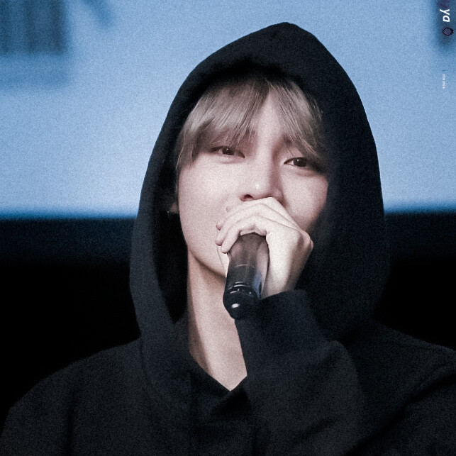 vberryya1230#人们说小V神喜欢在街头巷尾唱情歌
我金泰亨亲眼见证