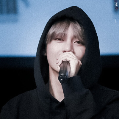 vberryya1230#人们说小V神喜欢在街头巷尾唱情歌
我金泰亨亲眼见证