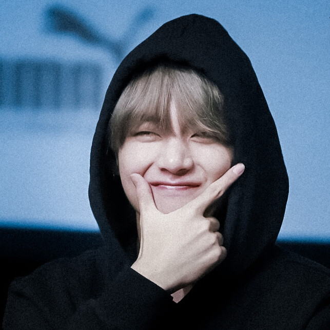 vberryya1230#人们说小V神喜欢在街头巷尾唱情歌
我金泰亨亲眼见证