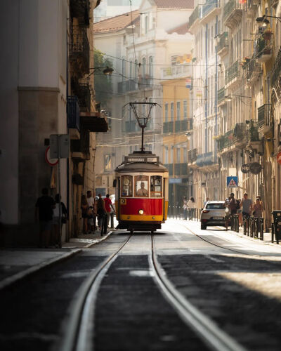 里斯本的黄昏
Photo by Eugenia Hanganu
weibo@荒野气象台