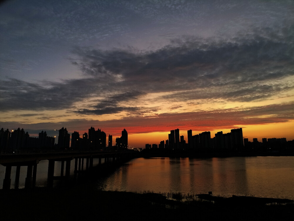 “努力学习，才能抓住未来的尾巴”
风景背景图