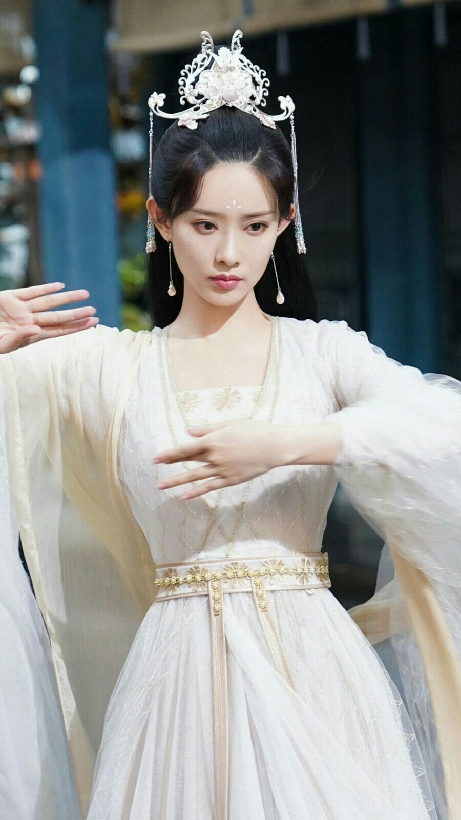 沉香如屑沉香重华芷昔孟子义