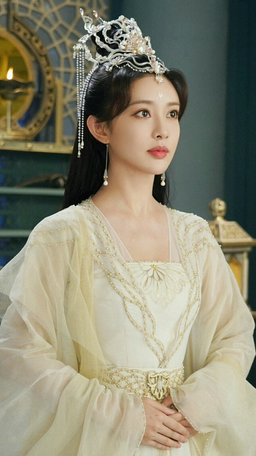 沉香如屑沉香重华芷昔孟子义