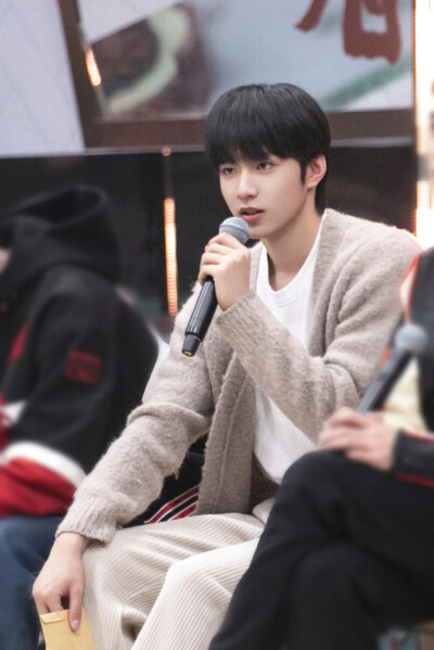 刘耀文
无限超越班