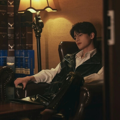 月是天下客
君是人间绝色♡
『二转标明 雾姝』