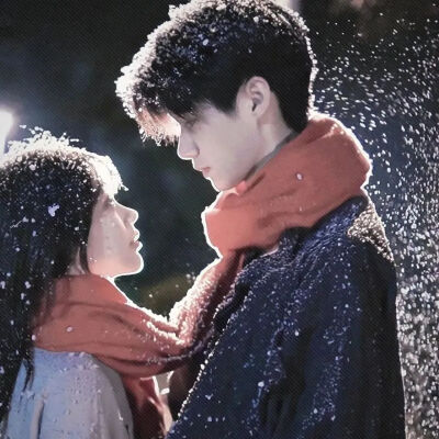 真人情侣头像ᨐ.