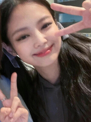 Jennie の 自拍
/图源见logo ​​​侵删