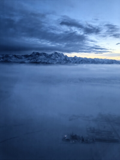 俯瞰风雪天山1