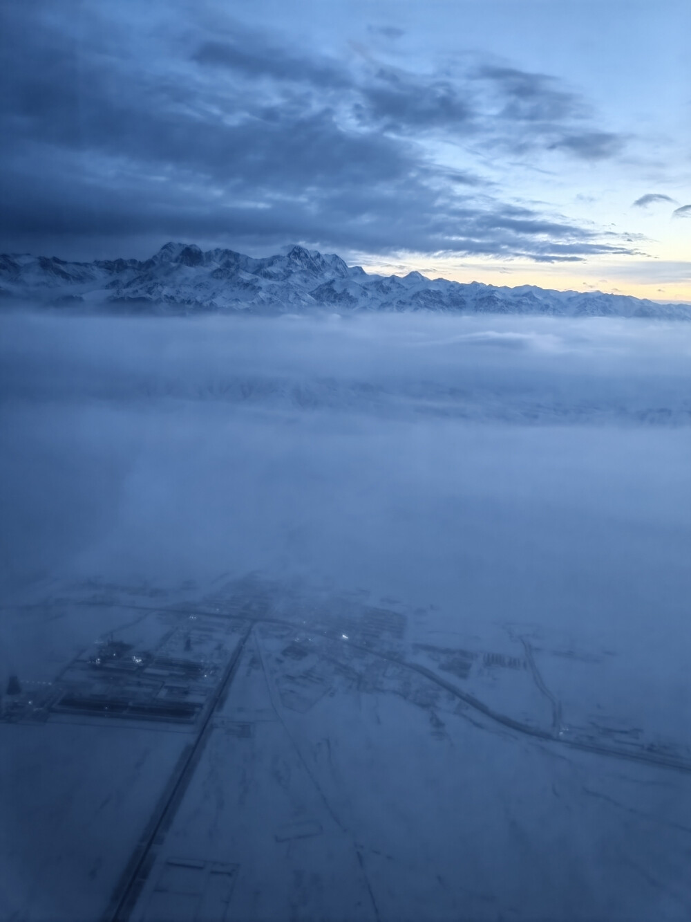 俯瞰风雪天山1