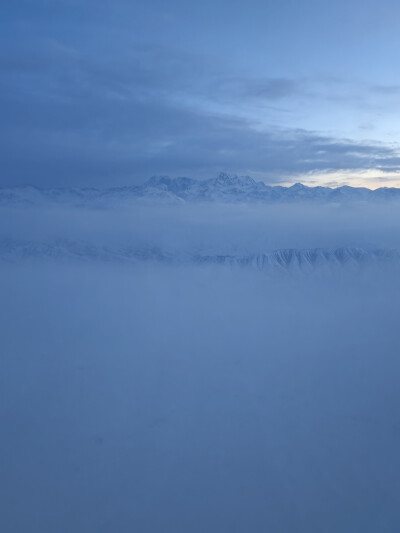 俯瞰风雪天山1