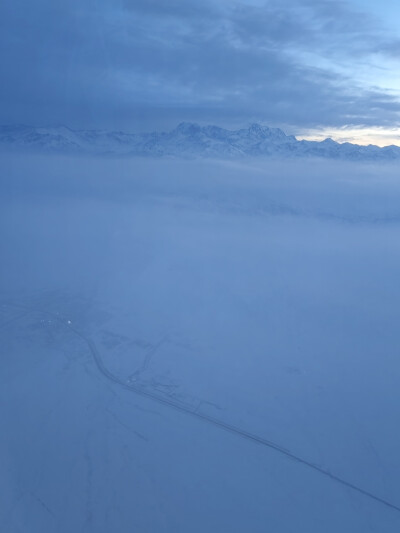 俯瞰风雪天山1