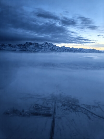 俯瞰风雪天山1