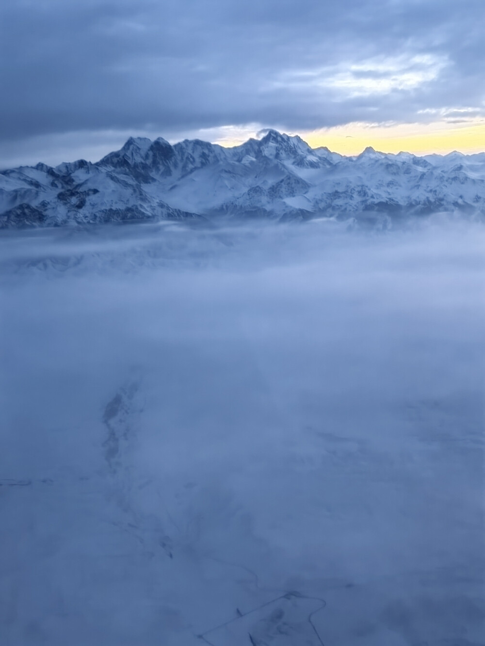 俯瞰风雪天山2