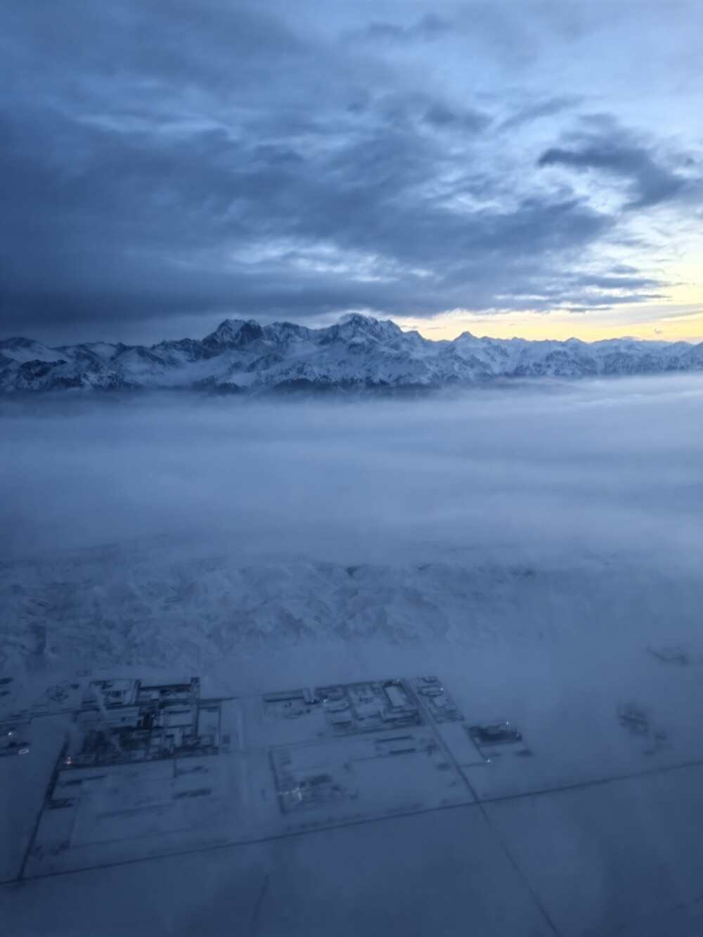 俯瞰风雪天山2