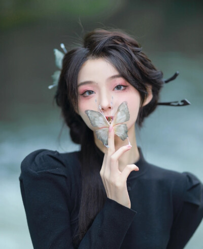 一组漂亮姐姐
