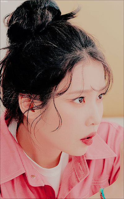 IU 李知恩（Lee Ji Eun)