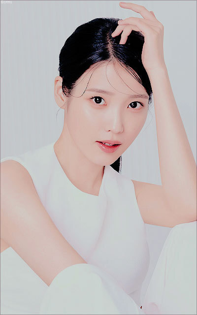 IU 李知恩（Lee Ji Eun)