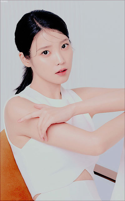 IU 李知恩（Lee Ji Eun)