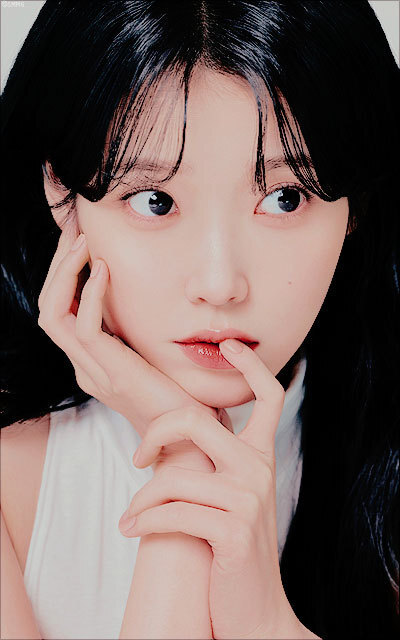 IU 李知恩（Lee Ji Eun)
