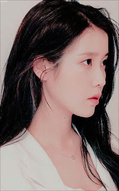 IU 李知恩（Lee Ji Eun)