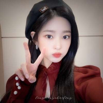 "想要和别人制造羁绊，就要承受流泪的风险。"
金珉周滤头