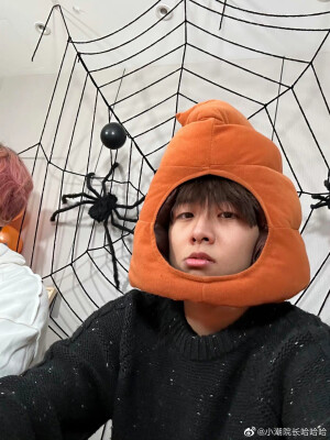 最近发生的这些事 我觉得大家其实做自己喜欢的就好了 不必害怕什么被挂 有人讨厌你 自然也会有人喜欢你