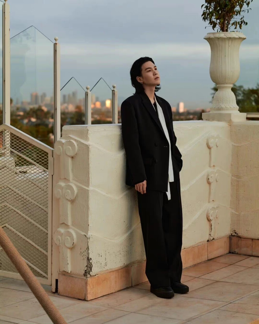 闵玧其 230118 ins