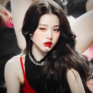 灵魂血骨的冲突，雪白和玫瑰红
            ——《雪白和玫瑰红》