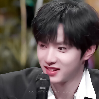 刘耀文、贺峻霖。
原截：江时树