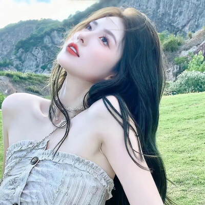 玫瑰到了花期，枯萎已是定局
女头˖⁺.ପଓ˖⁺. 