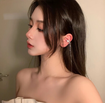 玫瑰到了花期，枯萎已是定局
女头˖⁺.ପଓ˖⁺. 