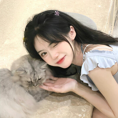 玫瑰到了花期，枯萎已是定局
女头˖⁺.ପଓ˖⁺. 