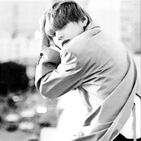 你的身影停留在我模糊的灰色迹