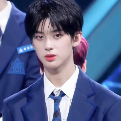 ᵀʰᵉ ᶠⁱʳˢᵗ ᵒⁿᵉ ᵒᵘᵗ ᵒᶠ ᵗʰᵉ ᵇⁱᵍ ʷⁱⁿᵈ ᶜᵃᵐᵉ ʰᵒᵐᵉ ʷⁱᵗʰ ᵐᵉ.
金敏圭＿＿＿＿＿＿＿＿＿©江时树