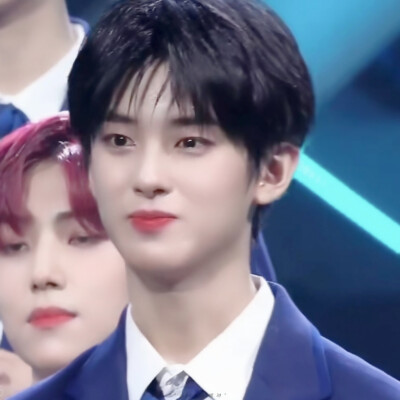 ᵀʰᵉ ᶠⁱʳˢᵗ ᵒⁿᵉ ᵒᵘᵗ ᵒᶠ ᵗʰᵉ ᵇⁱᵍ ʷⁱⁿᵈ ᶜᵃᵐᵉ ʰᵒᵐᵉ ʷⁱᵗʰ ᵐᵉ.
金敏圭＿＿＿＿＿＿＿＿＿©江时树