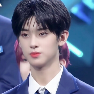 ᵀʰᵉ ᶠⁱʳˢᵗ ᵒⁿᵉ ᵒᵘᵗ ᵒᶠ ᵗʰᵉ ᵇⁱᵍ ʷⁱⁿᵈ ᶜᵃᵐᵉ ʰᵒᵐᵉ ʷⁱᵗʰ ᵐᵉ.
金敏圭＿＿＿＿＿＿＿＿＿©江时树