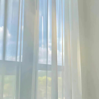 [朋友圈背景图ins风]
而雪无穷尽地落下，仿佛誓要染白此世