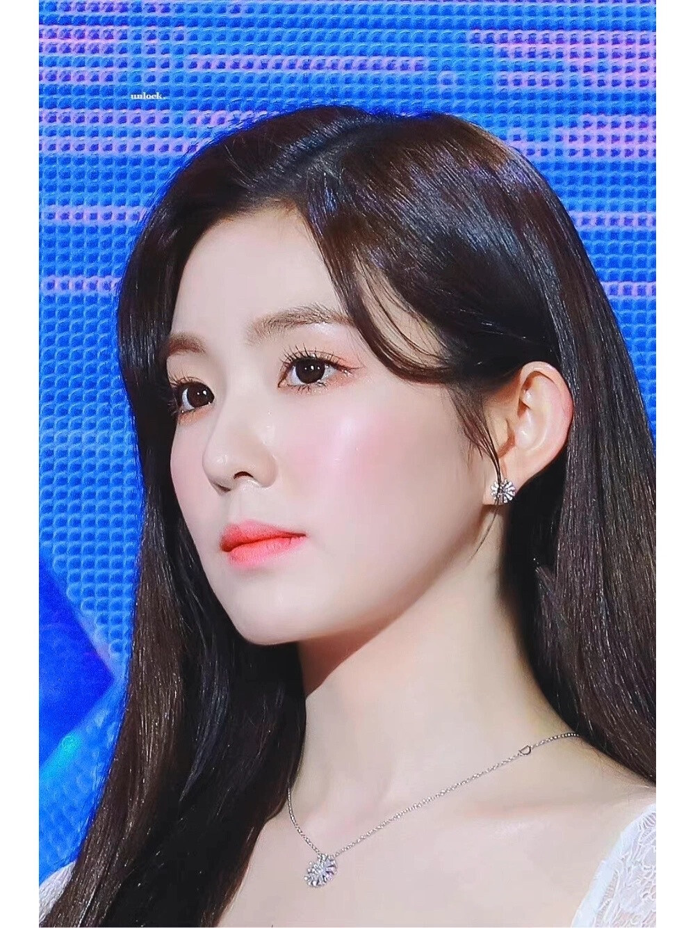 裴珠泫 の 壁纸
/图源见logo ​​​侵删