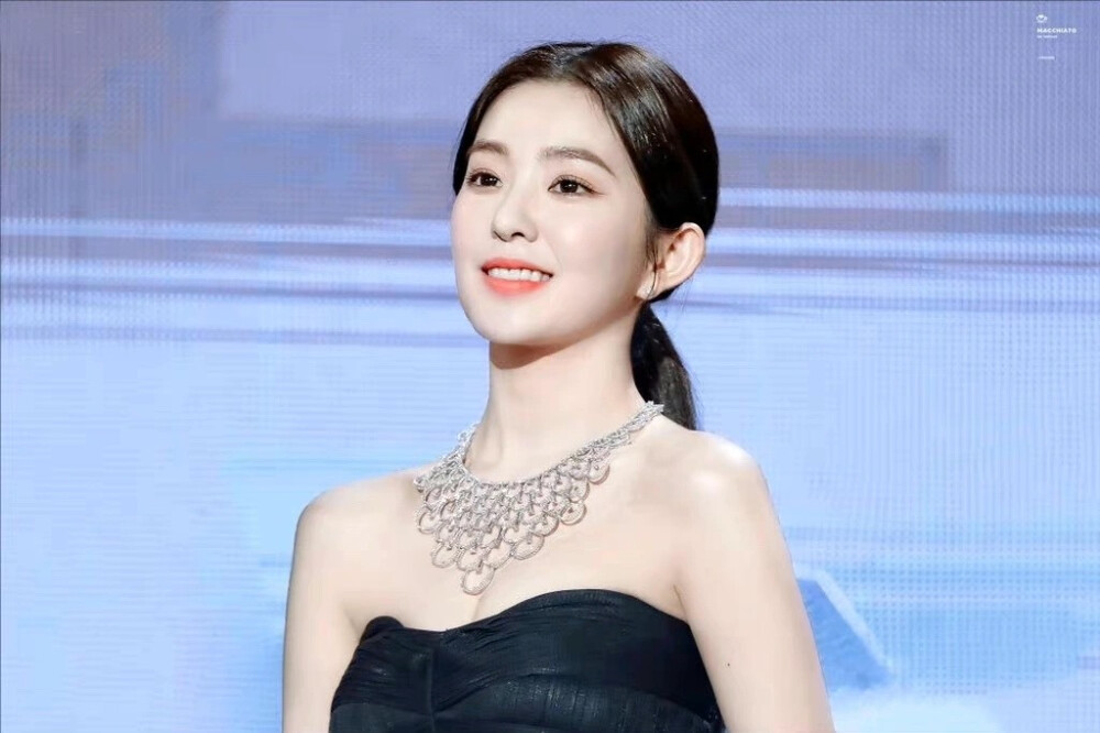 裴珠泫 の 壁纸
/图源见logo ​​​侵删