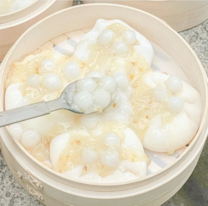 白玉奶呼呼零食背景图